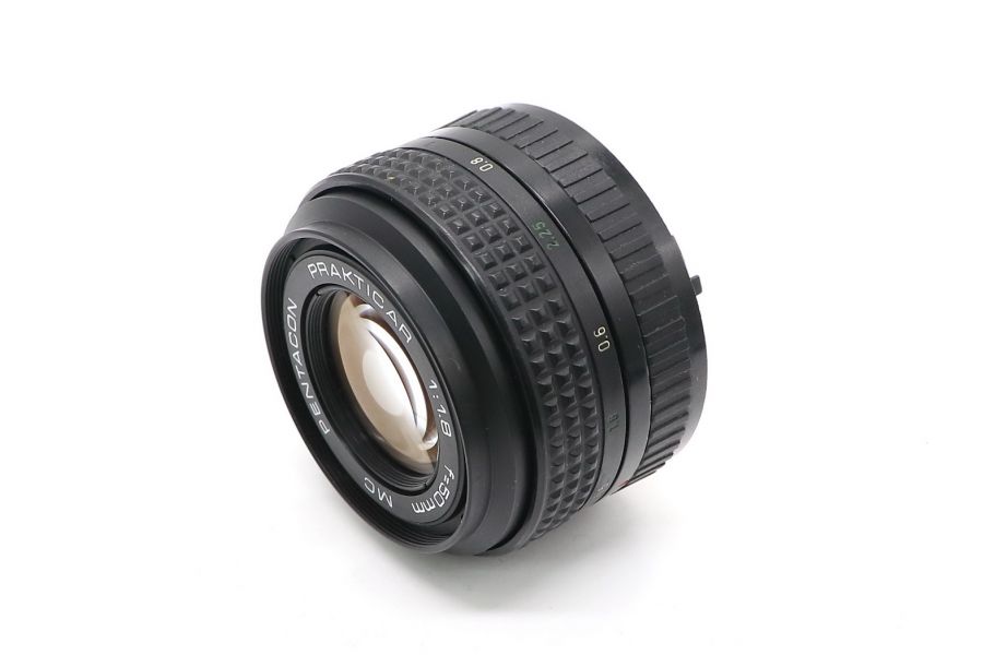 Объектив мануальный Pentacon Prakticar MC 1.8/50