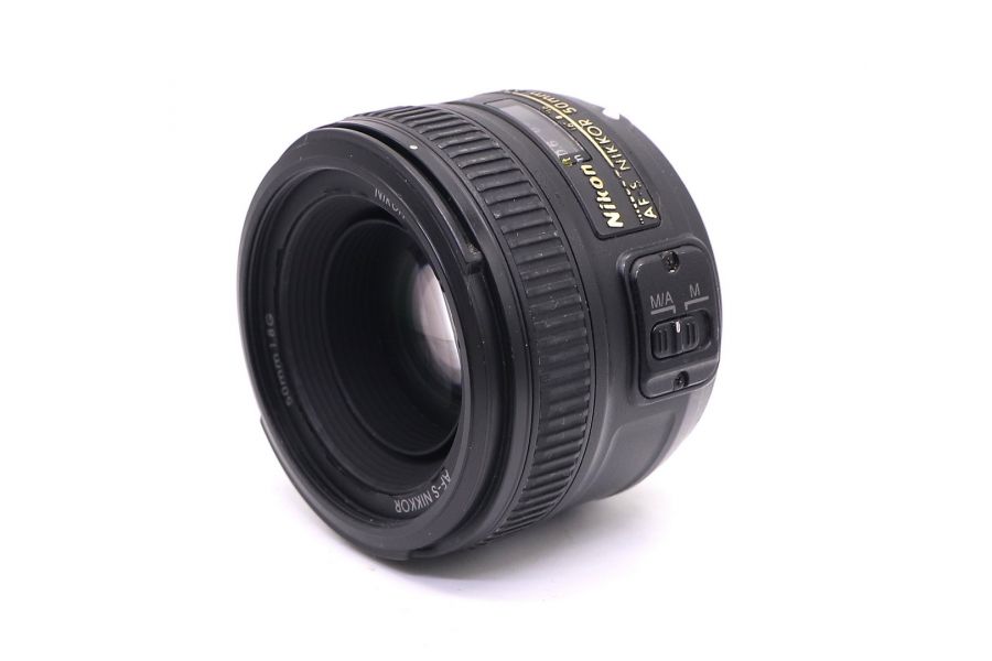 Cветосильный Nikon 50mm f/1.8G AF-S Nikkor