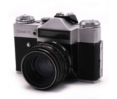 Советский фотоаппарат Зенит-Е + Гелиос 44