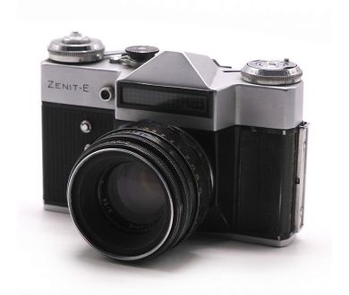 Фотоаппарат пленочный Зенит Е + Гелиос-44-2