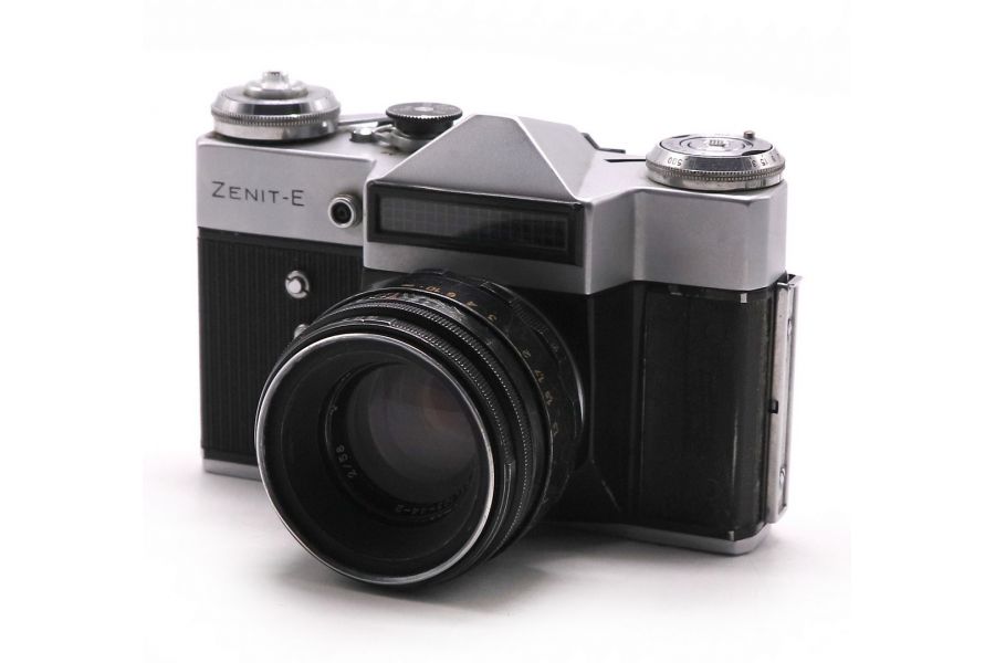 Фотоаппарат пленочный Зенит Е + Гелиос-44-2