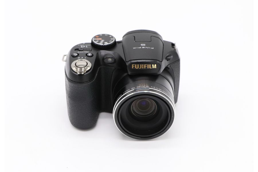 Фотокамера компактная Fujifilm FinePix S2800HD