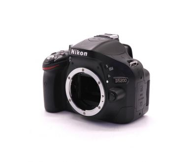 Камера Nikon D5200 body (пробег 18245 кадров)