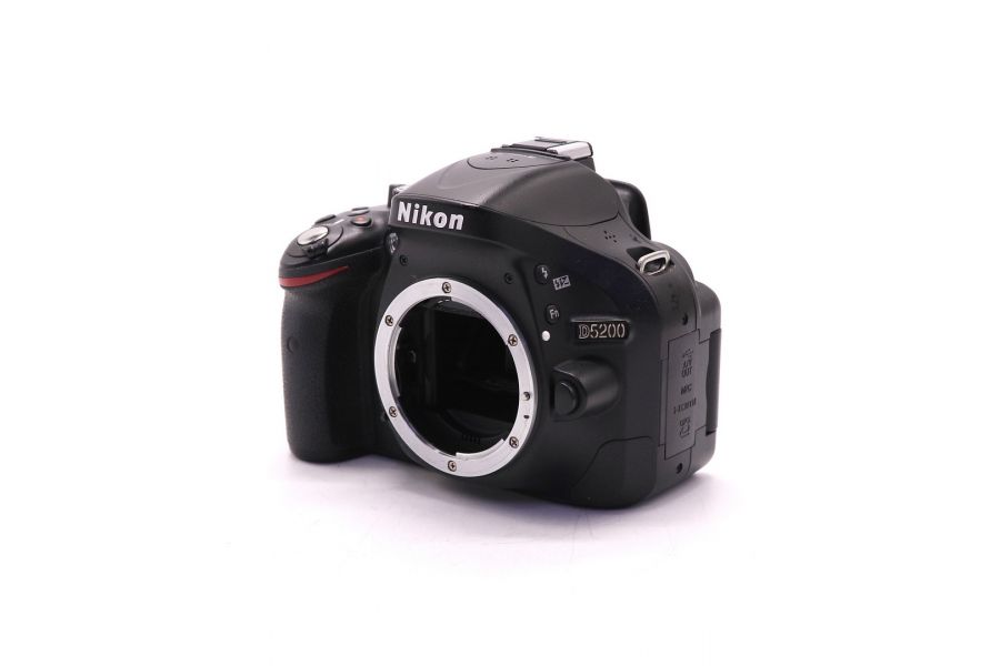 Камера Nikon D5200 body (пробег 18245 кадров)
