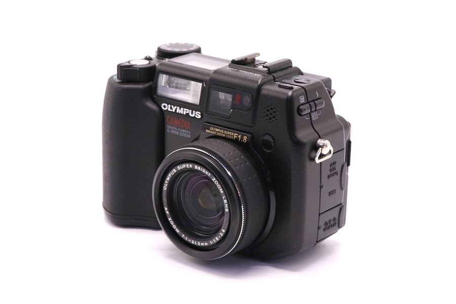 Цифровой фотоаппарат Olympus C-5050 Zoom Camedia