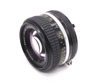 Светосильный объектив Nikon 50mm f/1.4 Nikkor