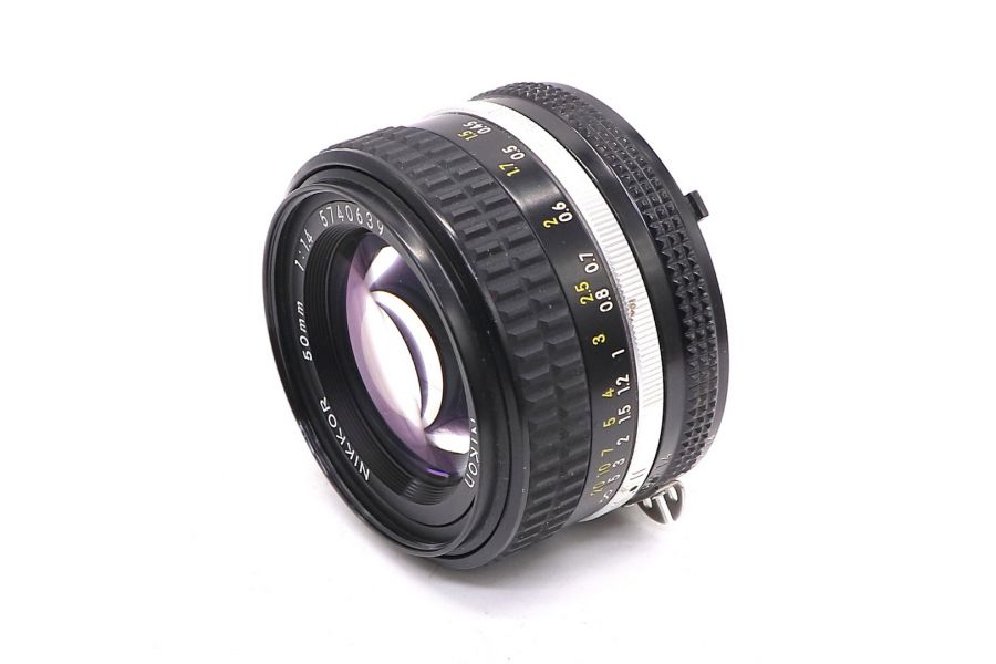 Светосильный объектив Nikon 50mm f/1.4 Nikkor