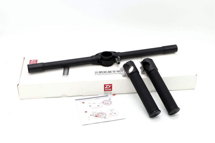 Штатив-рукоять Zhiyun Crane Dual-Hand Handles в упаковке