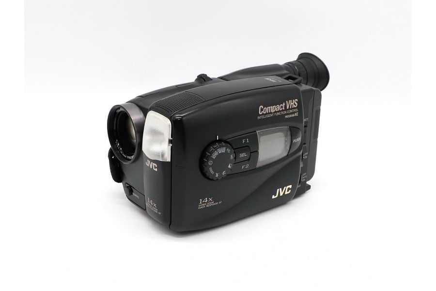 С 14-кратным зумом видеокамера JVC GR-AX627 