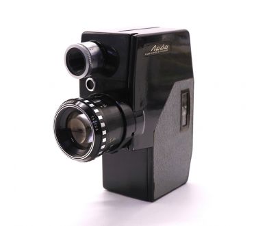 Советская узкопленочная киносъёмочная камера Лада