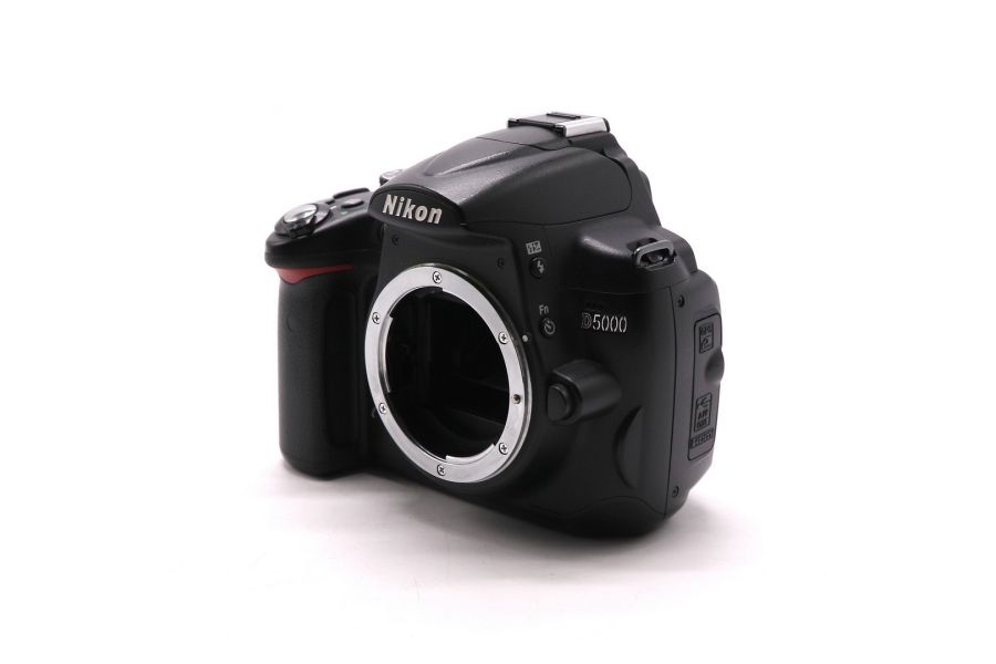 Nikon D5000 body (пробег 17705 кадров)
