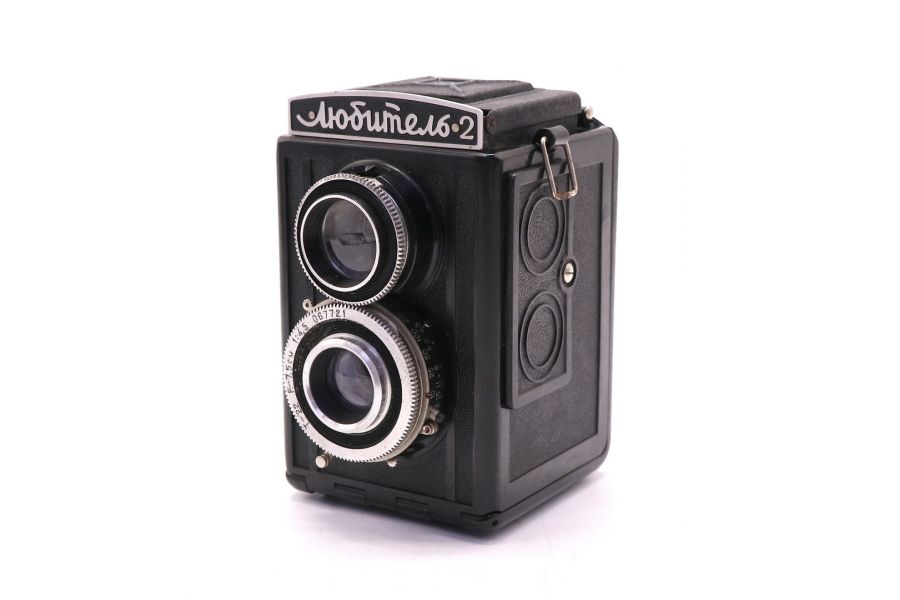 Среднеформатный советский фотоаппарат Любитель-2