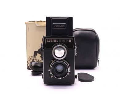 Советский фотоаппарат Любитель 166В в упаковке