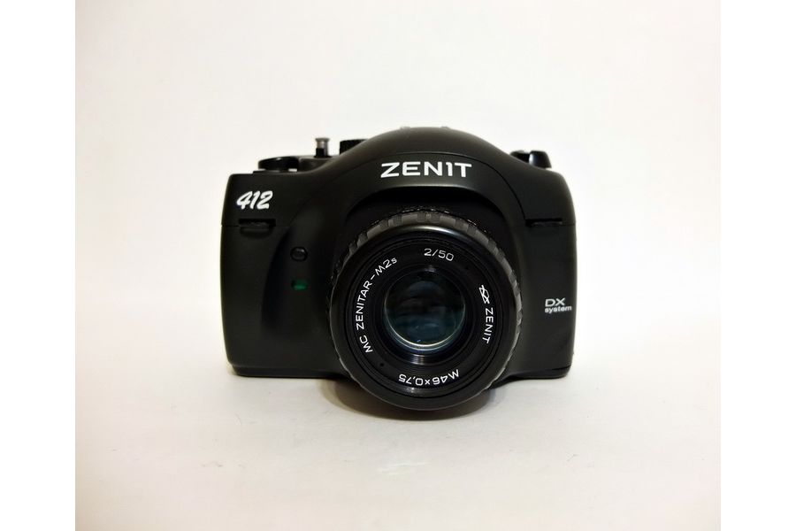 Зеркальный пленочный фотоаппарат Зенит 412 kit