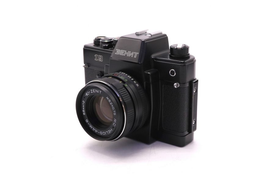 Фотокамера Зенит 19 + Гелиос-44М-6 (СССР, 1981)