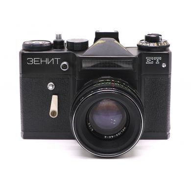 Зеркальный фотоаппарат Зенит ЕТ + Гелиос-44-2 (СССР)