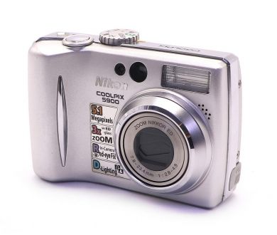 Компактная цифровая камера Nikon Coolpix E5900