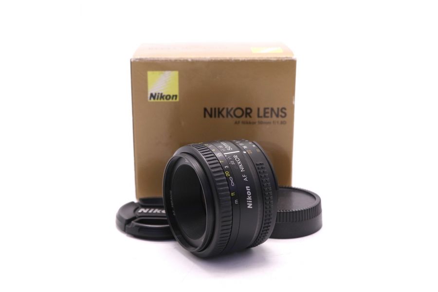 Объектив Nikon 50mm f/1.8D AF Nikkor в упаковке