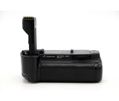 Для фотоаппаратов батарейная ручка Canon BG-E2