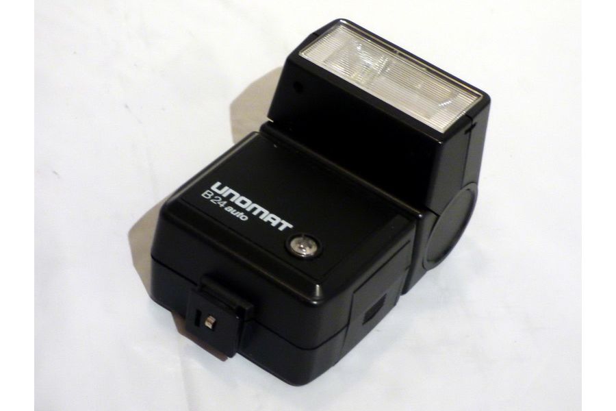 Универсальная фотовспышка Unomat B24 auto