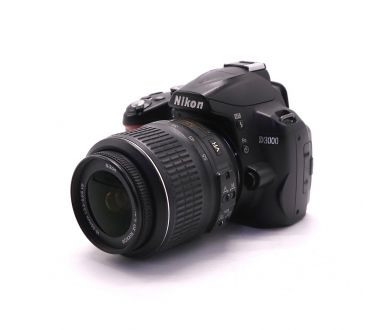Фотокамера Nikon D3000 kit (пробег 14000 кадров)