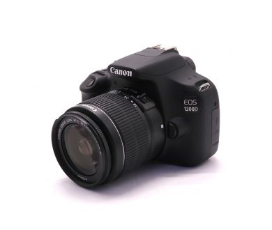 Фотокамера Canon EOS 1200D kit (пробег 2225 кадров)