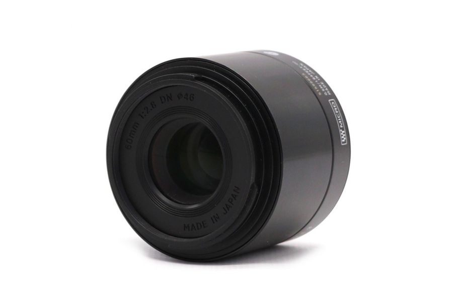 Sigma AF 60mm f/2.8 DN Micro 4/3 в упаковке