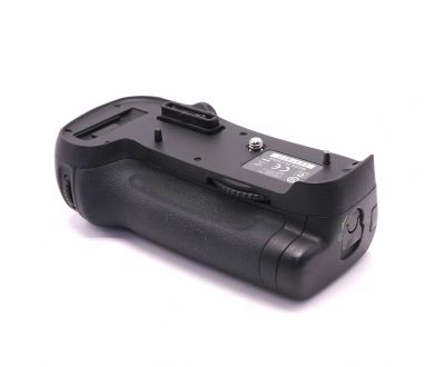 Батарейная ручка Nikon MB-D12