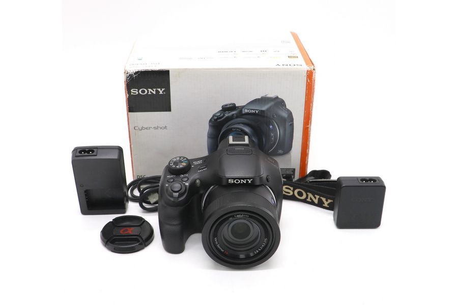 Компактный фотоаппарат Sony DSC-HX400 в упаковке