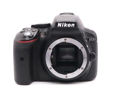 Камера Nikon D5300 body (пробег 4000 кадров)