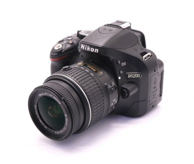 Фотокамера Nikon D5200 kit (пробег 1700 кадров)