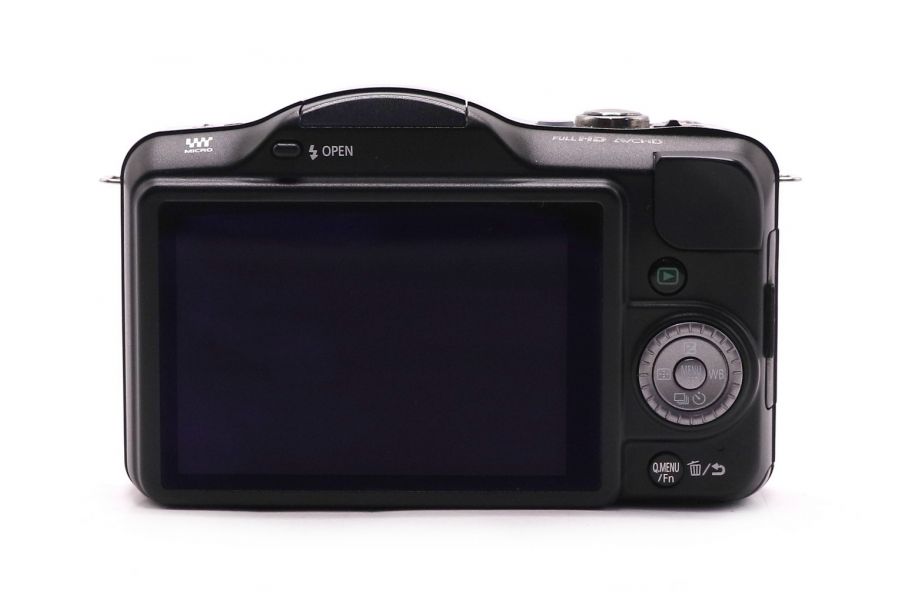 Panasonic Lumix DMC-GF3 kit black (пробег 3165 кадров)