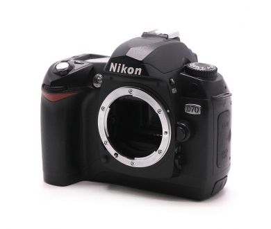 Фотокамера Nikon D70 body (пробег 11500 кадров)