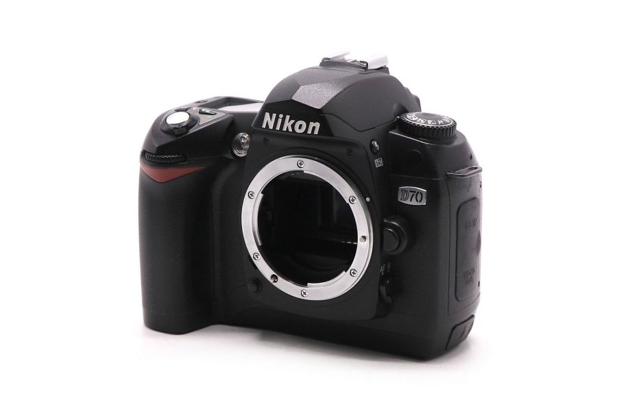 Фотокамера Nikon D70 body (пробег 11500 кадров)