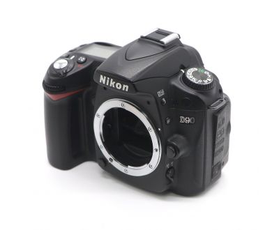 Цифровой зеркальный фотоаппарат Nikon D90 body