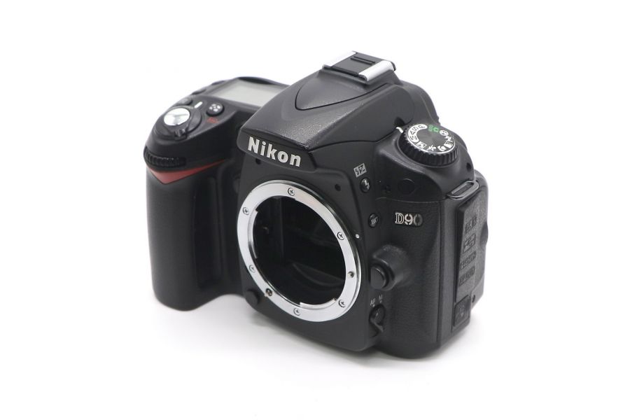 Цифровой зеркальный фотоаппарат Nikon D90 body