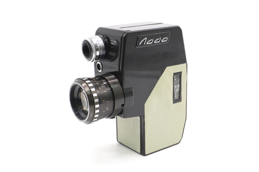 Кинокамера советская Лада комплект (СССР, 1969)