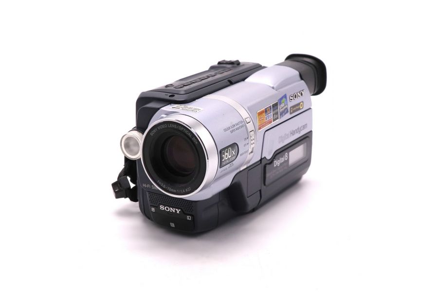 Видеокамера начального уровня Sony DCR-TRV140E