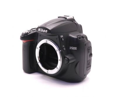 Фотоаппарат Nikon D5000 body (пробег 9710 кадров)