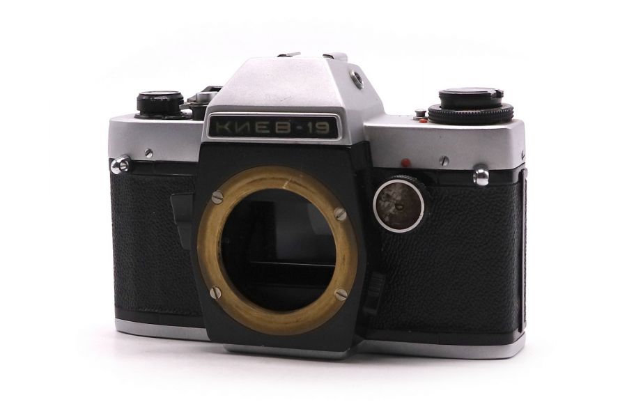 Советский зеркальный фотоаппарат Киев 19 body М42