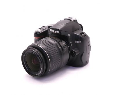 Фотокамера Nikon D3000 kit (пробег 8240 кадров)