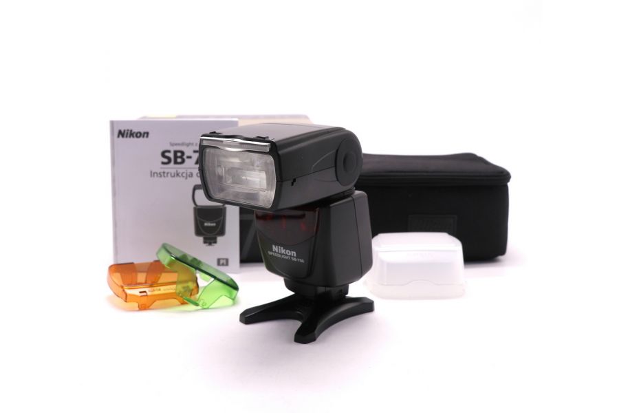 Фотовспышка Nikon Speedlight SB-700 (комплект)