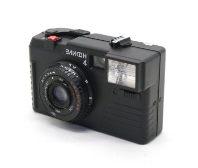 Советский малоформатный фотоаппарат Эликон-4
