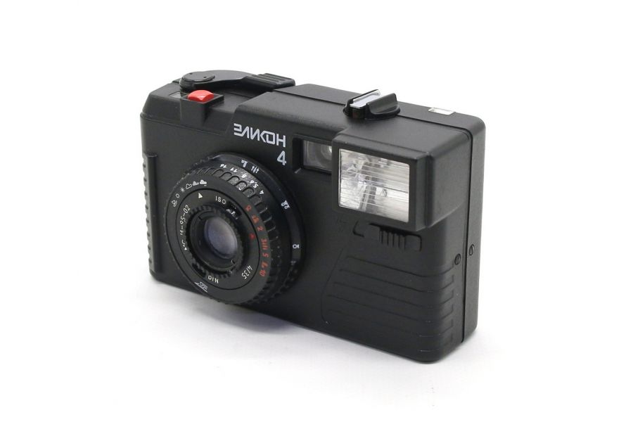 Советский малоформатный фотоаппарат Эликон-4