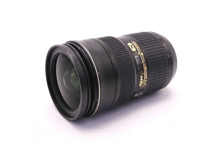 Nikon 24-70mm f/2.8G ED AF-S Nikkor (Japan)