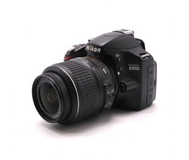 Фотокамера Nikon D3200 kit (пробег 7500 кадров)