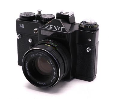 Фотоаппарат зеракльный Зенит 11 + Гелиос