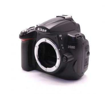 Nikon D5000 body (пробег 19515 кадров)