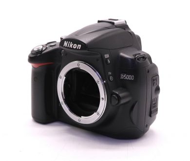 Nikon D5000 body в упаковке (пробег 10495 кадров) 