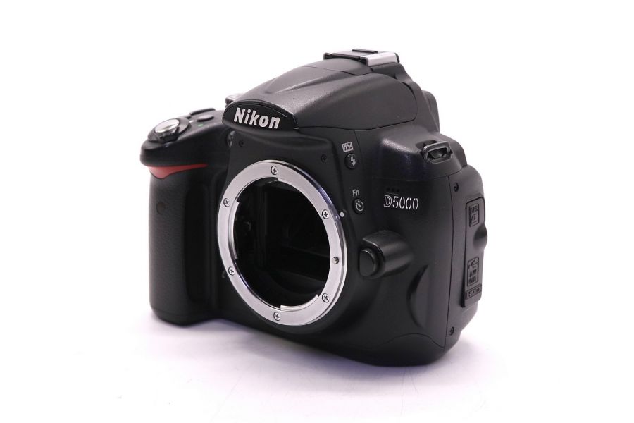Nikon D5000 body в упаковке (пробег 10495 кадров) 